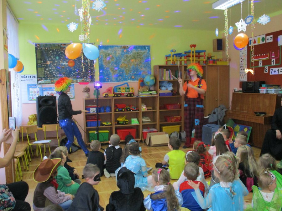 sztuczki cyrkowe na karnawale dla dzieci w Przemyślu